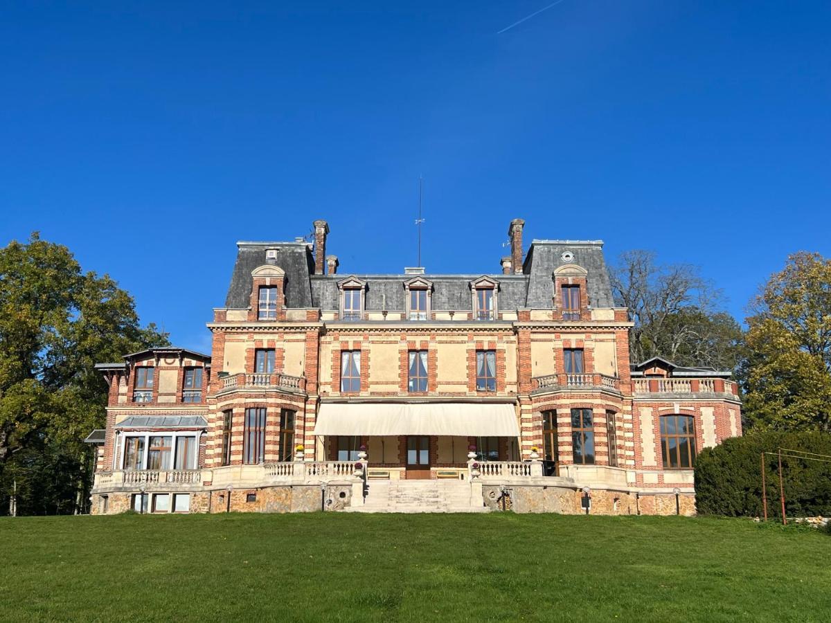 Chateau De Crenille Chaumes-en-Brie Exterior photo