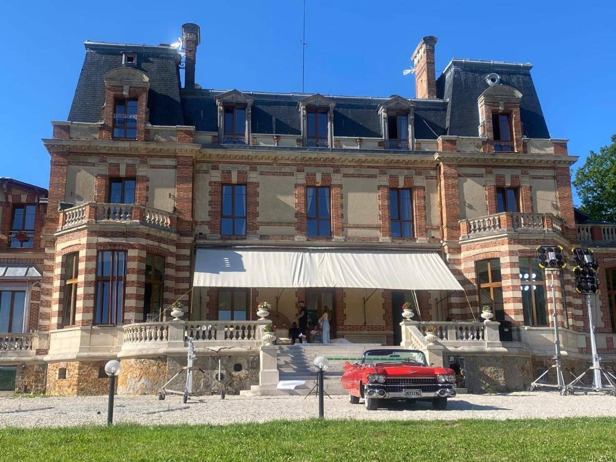Chateau De Crenille Chaumes-en-Brie Exterior photo