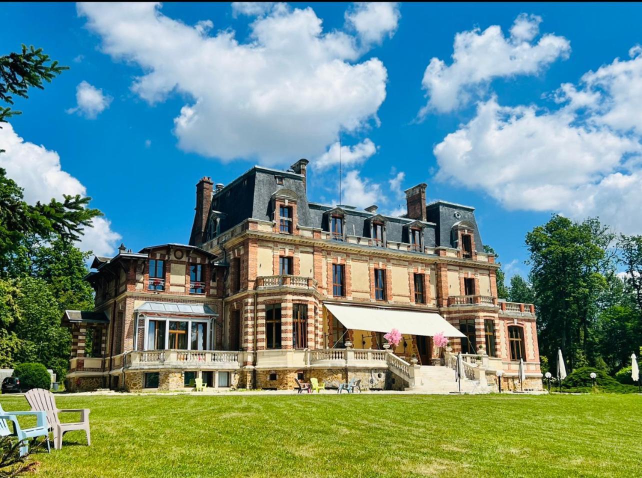 Chateau De Crenille Chaumes-en-Brie Exterior photo