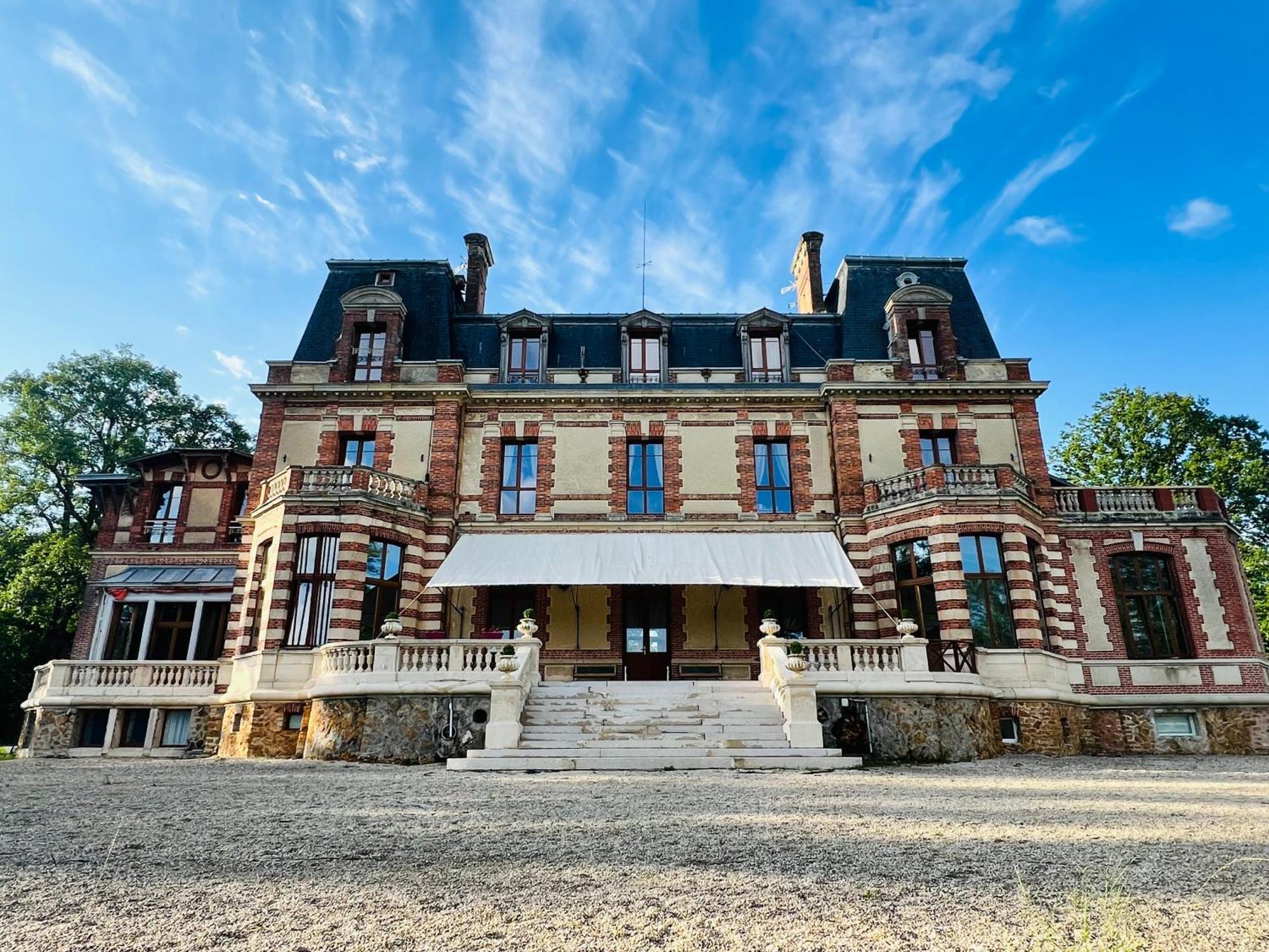 Chateau De Crenille Chaumes-en-Brie Exterior photo